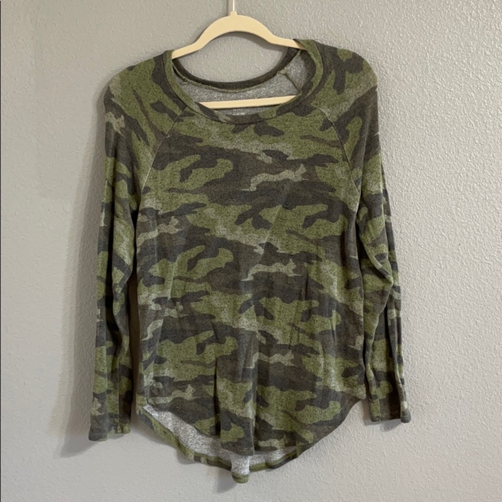 ⭐️AMERICAN EAGLE LONG SLEEVE CAMO⭐️